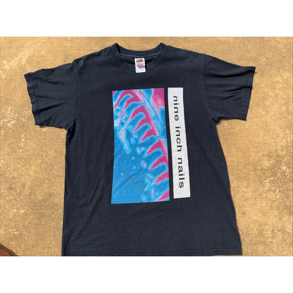 VINTAGE 1990 NINE INCH NAILS PRETTY HATE MACHINE NIN BAND TOUR SHIRT MEDIUM 1990